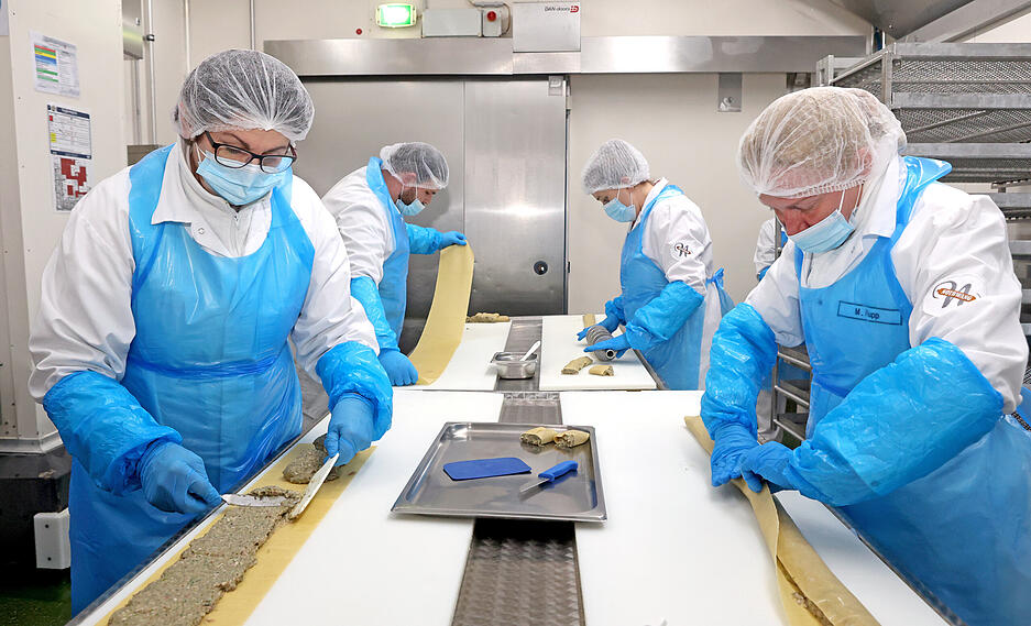 Maultaschenproduktion bei der Metzgerei Nothwang in Bad Friedrichshall