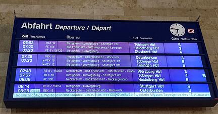 Anzeigetafel am Heilbronner Hauptbahnhof: Der Regionalverkehr lief am Donnerstagmorgen fast störungsfrei. Ausfälle gab es vor allem bei der Heilbronner Stadtbahn Nord. Anzeigetafel am Heilbronner Hauptbahnhof: Der Regionalverkehr lief am Donnerstagmorgen fast störungsfrei. Ausfälle gab es vor allem bei der Heilbronner Stadtbahn Nord.