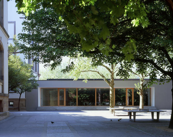 Einrichtung einer Ganztagesbetreuung an der Rosenauschule 
Bauherr:	Stadt Heilbronn, Schul-, Kultur- und Sportamt, Marktplatz 11, 74072 Heilbronn
Architekt:	Hochbauamt Stadt Heilbronn, Cäcilienstr. 49, 74072 Heilbronn