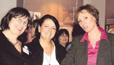 Susanne Blach, Regine Sommerfeld und Saskia Wörthwein (von links) gestalteten 50 Frauen einen anregenden Abend. Foto: Ulrike Maushake Susanne Blach, Regine Sommerfeld und Saskia Wörthwein (von links) gestalteten 50 Frauen einen anregenden Abend. Foto: Ulrike Maushake