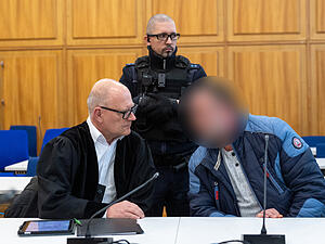 Mehrfach soll er seine leibliche Tochter sexuell schwer missbraucht haben. Daf&uuml;r muss sich ein 47 Jahre alter Heilbronner vor Gericht verantworten.