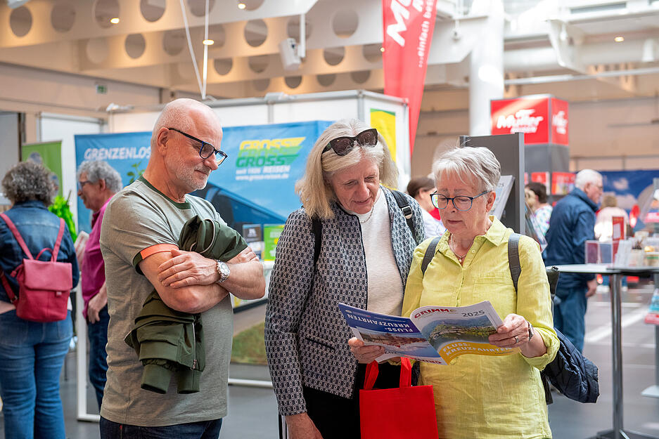 Tagesfahrten für Kulturinteressierte sind ebenso vertreten wie Wellnessangebote, Informationen zum Urlaub im Ländle oder Rad- und Wandertouren. Tagesfahrten für Kulturinteressierte sind ebenso vertreten wie Wellnessangebote, Informationen zum Urlaub im Ländle oder Rad- und Wandertouren.