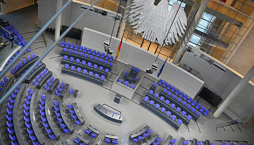 Artikel 68 im Grundgesetz regelt die Vertrauensfrage. Doch was heißt das eigentlich?