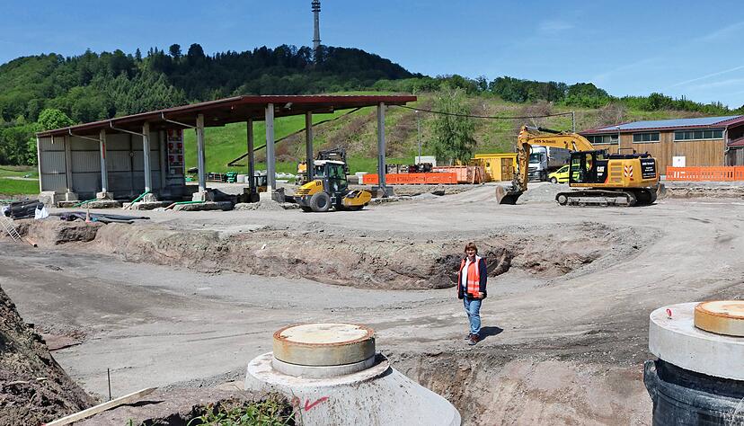 Der zentrale Wertstoffhof des Hohenlohekreises wird bis Fr&uuml;hjahr 2020 umgebaut. Die Arbeiten starteten im April und laufen planm&auml;&szlig;ig. Fotos: Ralf Reichert