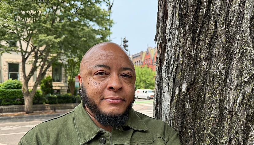 Elijah Nicholas sieht in den von der US-Regierung durchgesetzten &Auml;nderungen bei Reisep&auml;ssen ein Sicherheitsrisiko f&uuml;r Transpersonen.