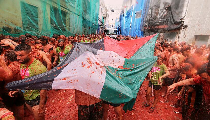 Einige Teilnehmer nutzten das Fest auch f&uuml;r politische Statements.