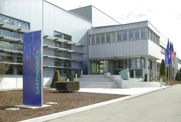 Die CD Cartondruck AG in Obersulm-Willsbach stellt hochwertige Verpackungen f&uuml;r die Kosmetikbranche her und gilt als Innovationsf&uuml;hrer. 2010 wurde Cartondruck als Verpackungsdrucker des Jahres ausgezeichnet.