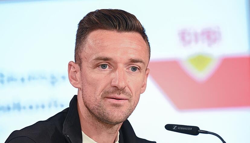 Der frühere Fußball Bundesligaspieler Christian Gentner vor der Presse. Der frühere Fußball Bundesligaspieler Christian Gentner vor der Presse.