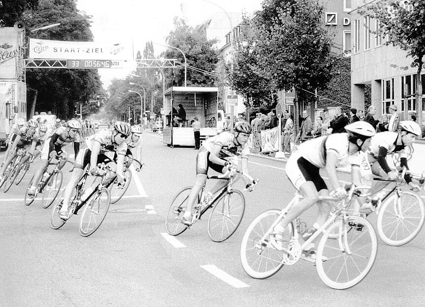 Cluss-Criterium 1999: Die Strecke führt durch die Heilbronner Moltkestraße.