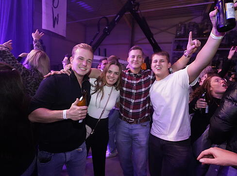 Die Factory Live Night 2025 verwandelte Bretzfeld-Schwabbach in ein Musikparadies. Die Factory Live Night 2025 verwandelte Bretzfeld-Schwabbach in ein Musikparadies.