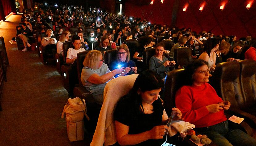 Die 260 Pl&auml;tze im Kino sind alle belegt - fast ausnahmslos sind Frauen gekommen.