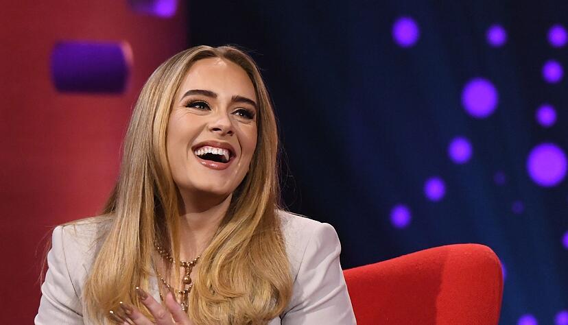 Die britische S&auml;ngerin Adele ist bekannt f&uuml;r kraftvolle Balladen (Archivbild).