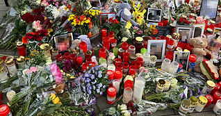 Die "Gedenkstätte" auf dem Niedernhaller Supermarkt-Parkplatz ist inzwischen abgebaut. Die "Gedenkstätte" auf dem Niedernhaller Supermarkt-Parkplatz ist inzwischen abgebaut.