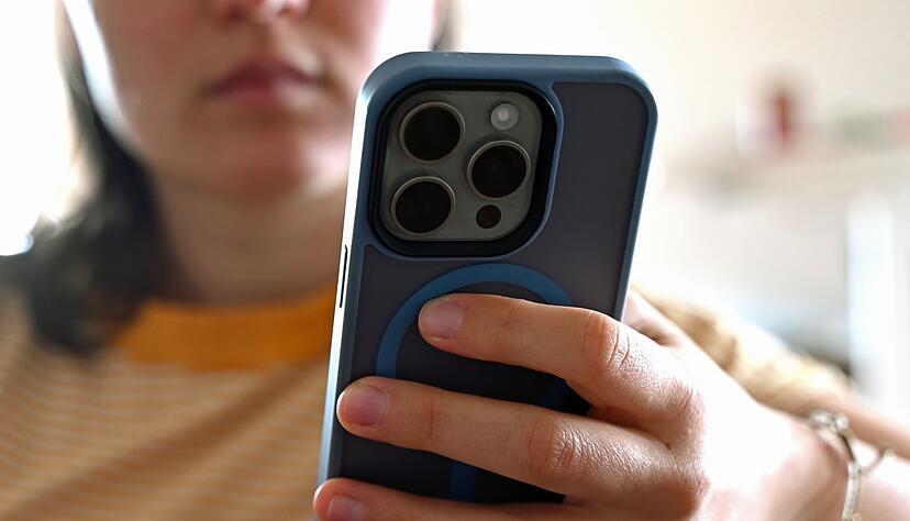 Online-Anzeigen mit dem Kürzel „TG-T“ locken Minderjährige in gefährliche Situationen: Hinter harmlos wirkenden Angeboten verbergen sich sexuelle Ausbeutung und Missbrauch.