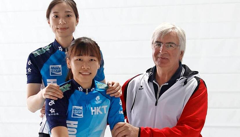 Rolf Halter mit Hiu Shuen Wong (hinten) und Ka Man So.
Foto: Marc Schmerbeck