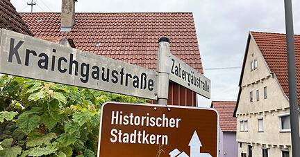 Mitten durch den Ort: In der Zaberg&auml;ustra&szlig;e befinden sich zahlreiche Angebote, die f&uuml;r Radtouristen interessant sind.
Foto: Susanne Schwarzb&uuml;rger