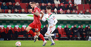 Jeff Chabot lobt den Kraftakt des VfB Stuttgart beim Spiel gegen den FC Augsburg nach einer erneut Englischen Woche.