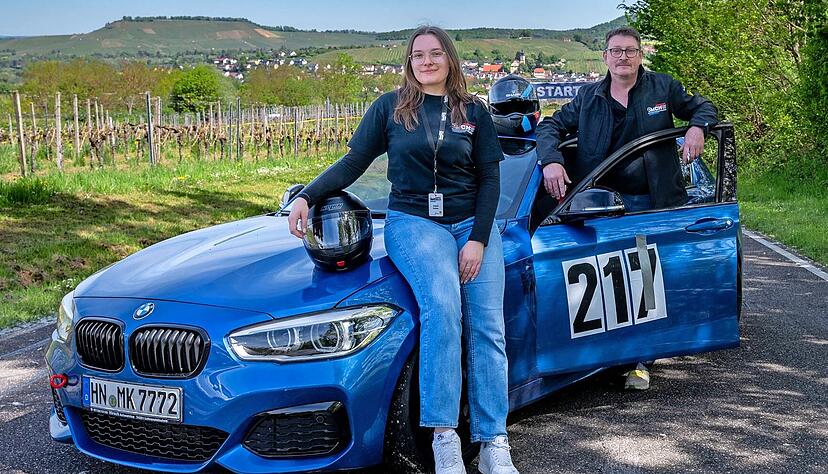 Jasmin Kumor (links) und Vater Michael teilen die Leidenschaft für den Motorsport. Seine Tochter war nach 28 Jahren Pause der Grund, warum Michael Kumor inzwischen wieder selbst in der Slalom-Konkurrenz mitmischt.