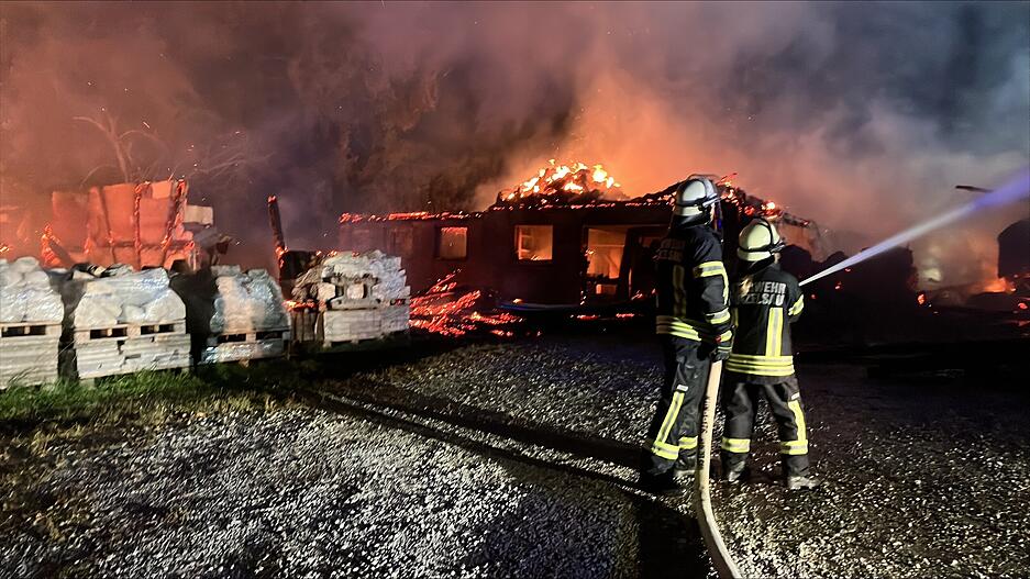Verletzt wurde nach bisherigen Informationen niemand. Verletzt wurde nach bisherigen Informationen niemand.