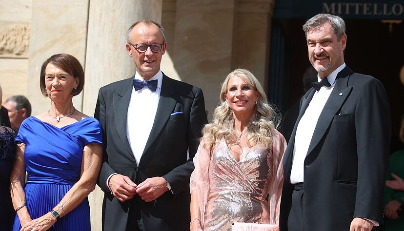 Merz und S&ouml;der hat die Oper gefallen.