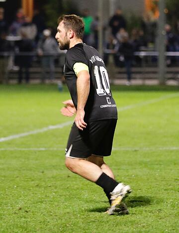 Ob mit oder ohne Kapitänsbinde: Hakan Kutlu ist beim VfR Heilbronn der "absolute Leader" auf dem Platz. Ob mit oder ohne Kapitänsbinde: Hakan Kutlu ist beim VfR Heilbronn der "absolute Leader" auf dem Platz.