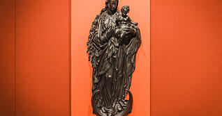 Um 1600 schuf der niederl&auml;ndisch-deutsche Bildhauer Hubert Gerhard diese &bdquo;Madonna mit Kind&ldquo;. Aus nicht genanntem Privatbesitz und zu einer nicht genannten Summe hat die Sammlung W&uuml;rth die Bronzeplastik erworben.