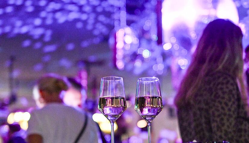 Besser nicht unbeaufsichtigt stehen lassen: Getränke in einem Nachtclub. Besser nicht unbeaufsichtigt stehen lassen: Getränke in einem Nachtclub.