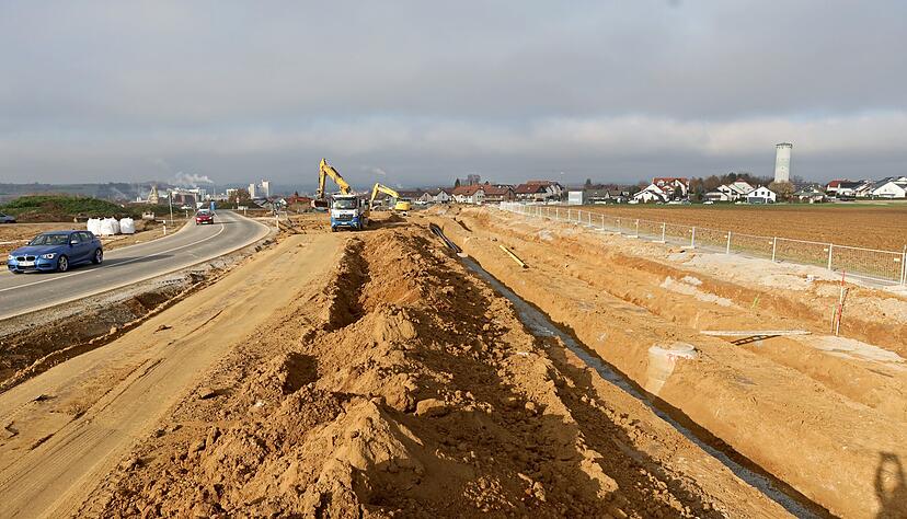 Die Erschließung des Gebiets "Obere Fundel" ist gestartet, ebenso wie der Bau einer Feuerwehr-Ausrückewache.
Foto: Archiv/Seidel Die Erschließung des Gebiets "Obere Fundel" ist gestartet, ebenso wie der Bau einer Feuerwehr-Ausrückewache.
Foto: Archiv/Seidel