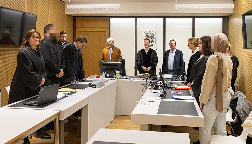 Weil er seine Schwester geschlagen und gewürgt hat, musste sich ein 31 Jahre alter Mann vor dem Heilbronner Amtsgericht verantworten. Weil er seine Schwester geschlagen und gewürgt hat, musste sich ein 31 Jahre alter Mann vor dem Heilbronner Amtsgericht verantworten.