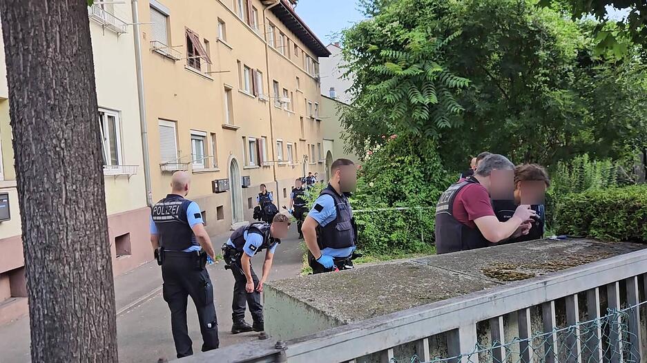 Nach Polizeischüssen ist eine Person in Stuttgart tot.