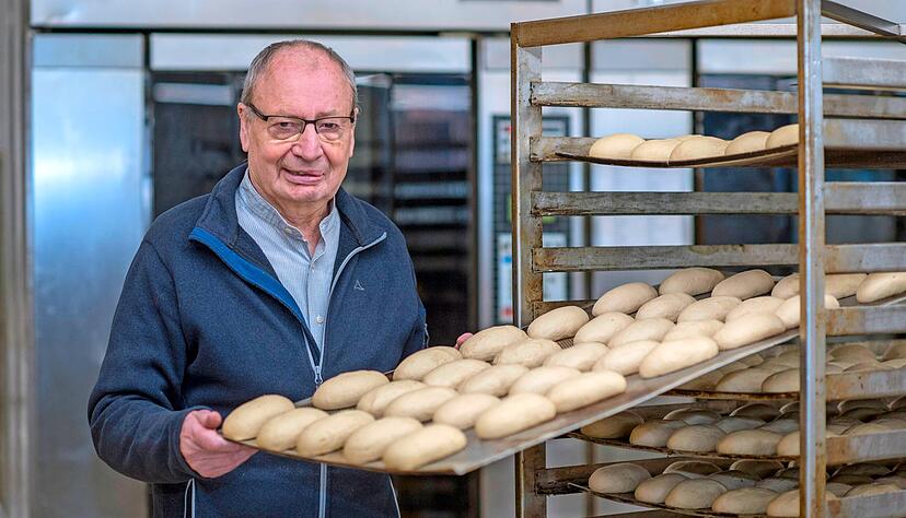 Auch heute noch schaut Rolf Härdtner so gut wie jeden Tag in der Backstube in Neckarsulm vorbei. Der Unternehmer ist nun 80 Jahre alt.
Foto: Archiv/Berger Auch heute noch schaut Rolf Härdtner so gut wie jeden Tag in der Backstube in Neckarsulm vorbei. Der Unternehmer ist nun 80 Jahre alt.
Foto: Archiv/Berger