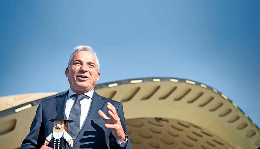 Thomas Strobl &minus; im Bild bei einem Buga-Besuch &minus; will bei der Landtagswahl 2021 den Wahlkreis Heilbronn zurückerobern.
Foto: dpa