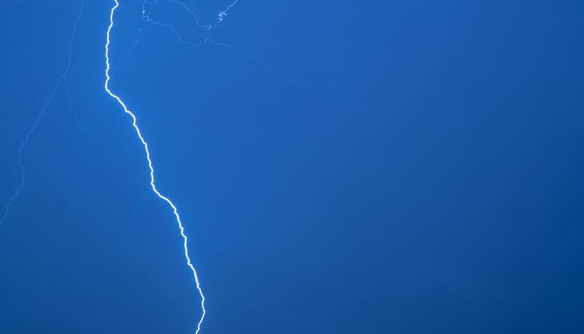 Bei einer Demo für Ex-Präsident Jair Bolsonaro trifft ein Blitz zahlreiche Menschen in Brasília. (Archivbild) Bei einer Demo für Ex-Präsident Jair Bolsonaro trifft ein Blitz zahlreiche Menschen in Brasília. (Archivbild)
