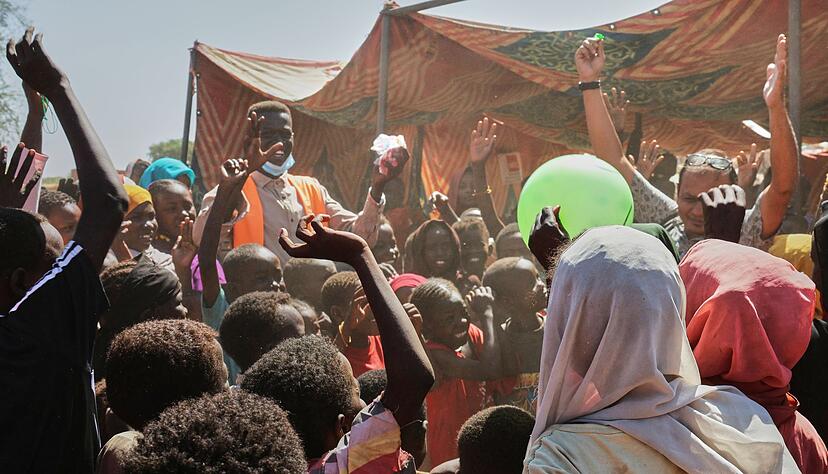 Das Weltstrafgericht ermittelt zu möglichen Kriegsverbrechen im Sudan. Das Weltstrafgericht ermittelt zu möglichen Kriegsverbrechen im Sudan.