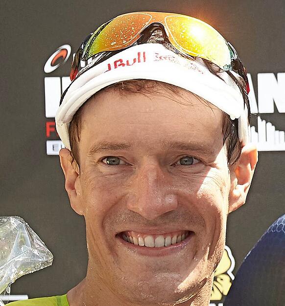 Sebastian Kienle (36)
hep Sports Team Güglingen
Die Krönung seiner Triathlon-Karriere, gar keine Frage, ist der Triumph beim mythenumrankten Langstreckenklassiker auf Hawaii anno 2014. Weltmeister auf der halben Ironman-Strecke wird er zudem zweimal. Etliche zweite und dritte WM-Plätze kommen hinzu.