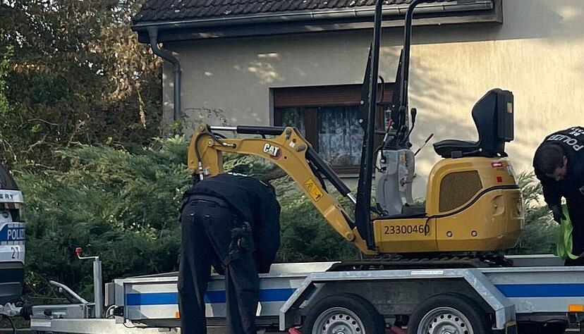 Die Polizei erhofft sich von ihrem Großeinsatz neue Hinweise im Fall Rebecca.