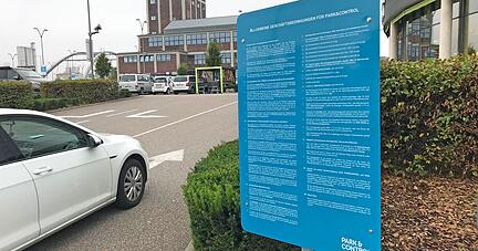 Wer die AGBs von Park & Control am Heilbronner Kaisersturm lesen wollte, musste eine halbe Stunde extra einplanen. Foto: Hoffmann