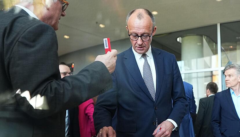 Der alte Bundestag erlebt in seiner letzten Sitzung einen Abstimmungsmarathon.