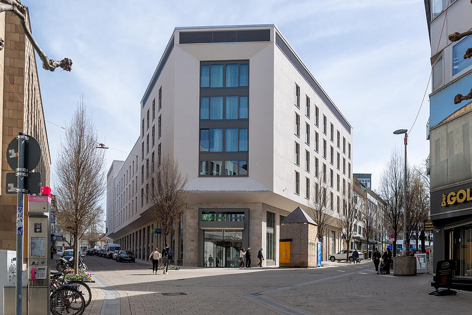Das neue Drei-Sterne-Superior Hotel Holiday Inn Express an der Allee hat nun ge&ouml;ffnet.