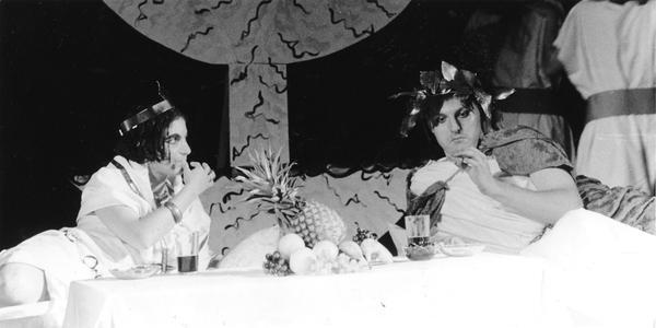 1992. Kleopatra versucht bei Julius Cäsar zu landen. Bei den 20. Festspielen geht es um Zweierbeziehungen.