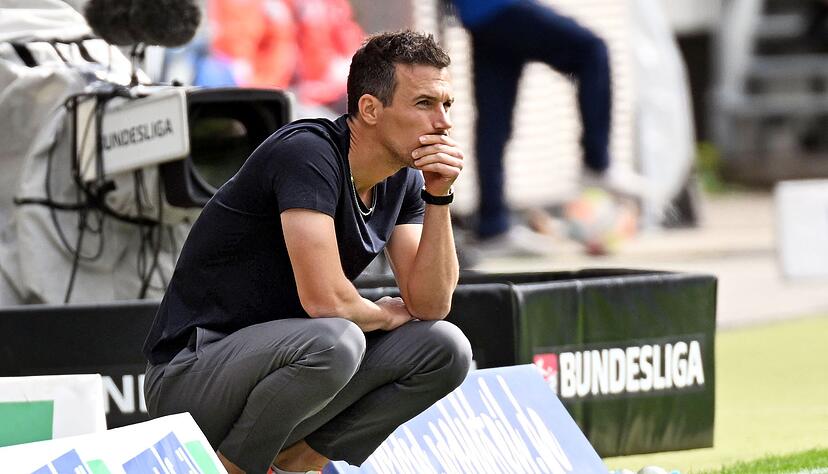 Der Karlsruher Trainer Christian Eichner.