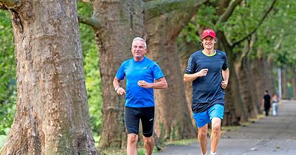 Innenminister Thomas Strobl (links) kann inzwischen wieder eineinhalb Stunden am Stück Joggen − so wie vor seiner schweren Post-Covid-Erkrankung.