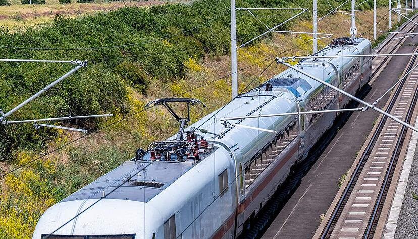 Auch die Deutsche Bahn testet den Siemens-Hochgeschwindigkeitszug  Velaro Novo. (Archiv)
