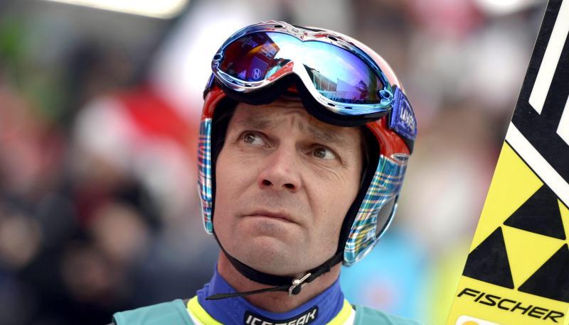 Der f&uuml;nfmalige Vierschanzentournee-Sieger Janne Ahonen hat seine Karriere erneut f&uuml;r beendet erkl&auml;rt.