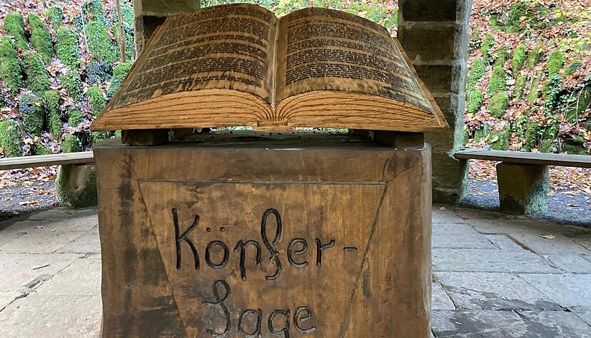 In einem vom Wetter etwas gebeutelten Holzbuch, das ein Heilbronner namens Silas Rössel angefertigt hat, kann man als Spaziergänger im Pavillon am Köpferbrunnen die Sage von Veit Imlin nachlesen. In einem vom Wetter etwas gebeutelten Holzbuch, das ein Heilbronner namens Silas Rössel angefertigt hat, kann man als Spaziergänger im Pavillon am Köpferbrunnen die Sage von Veit Imlin nachlesen.