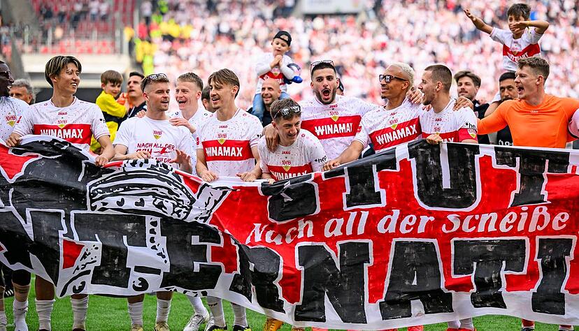 Die Spieler des VfB Stuttgart feiern eine verrückte Saison. Nun könnten sich die Wege trennen. Die Spieler des VfB Stuttgart feiern eine verrückte Saison. Nun könnten sich die Wege trennen.