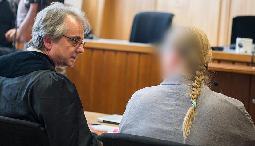 Die angeklagte Krankenschwester im Landgericht Heilbronn. Foto: dpa Die angeklagte Krankenschwester im Landgericht Heilbronn. Foto: dpa