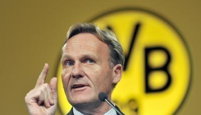 Hans-Joachim Watzke spricht in Dortmund zu den Aktion&auml;ren.