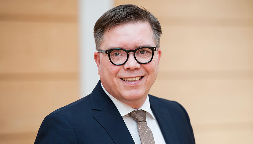 G&uuml;glingens B&uuml;rgermeister Ulrich Heckmann hat &uuml;berraschend erkl&auml;rt, dass er aus dem Rennen um eine zweite Amtszeit aussteigt. Foto: Archiv