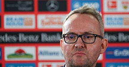 Alexander Wehrle, der Vorstandsvorsitzende des Fußball-Bundesligavereins VfB Stuttgart, bei einer Pressekonferenz.